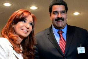 Cristina Fernández y Nicolás Maduro expresan solidaridad en medio de acusaciones de corrupción