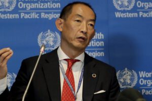 Destituyen al director de la OMS Takeshi Kasai