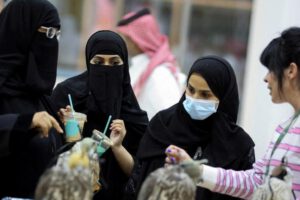 Arabia Saudí sentencia a 45 años de prisión a una mujer por opinar en Twitter
