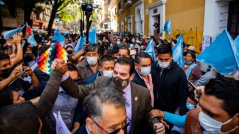 Manfred Reyes Villa a su salida del Tribunal Departamental de Justicia