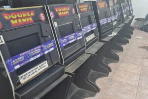 Decomiso de máquinas de juego en Santa Cruz