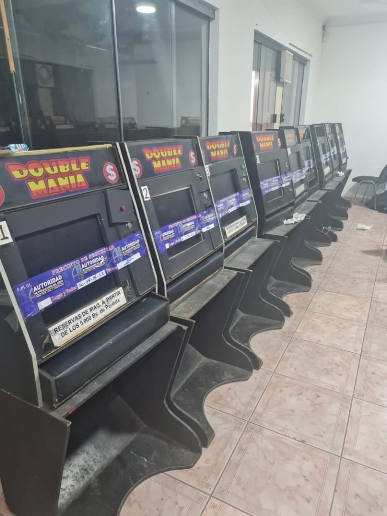 Decomiso de máquinas de juego en Santa Cruz