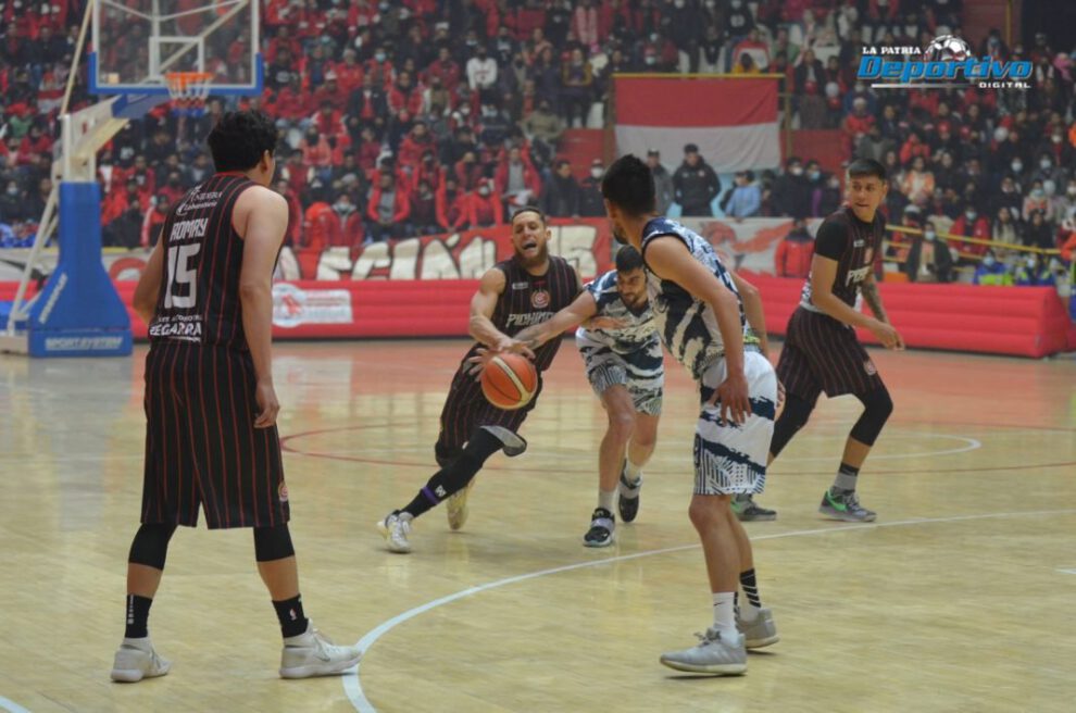 Calero derrota a Pichincha en la final de la Libobásquet