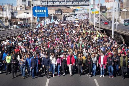 Marcha en repudio a ataque contra Fernández