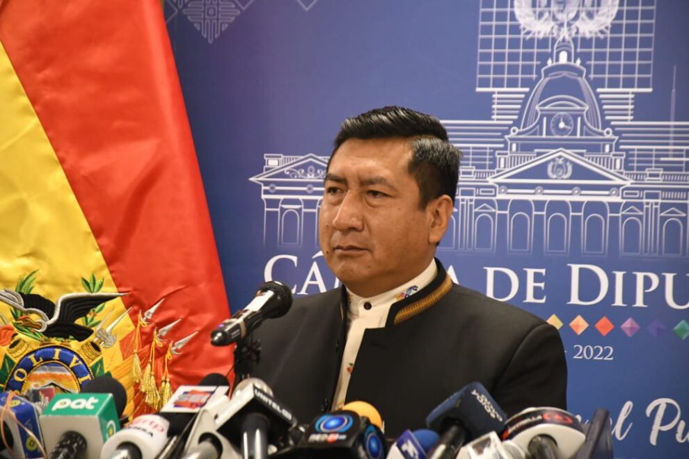 Freddy Mamani denuncia control dictatorial en elección del Defensor del Pueblo