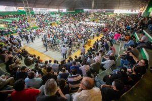 Personas reunidas en la cumbre sobre el Censo 2023