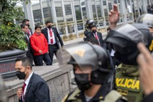 Pedro Castillo en Fiscalía por acusaciones de corrupción