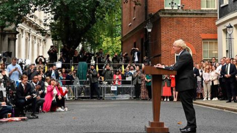 Boris Johnson se despide en Downing Street