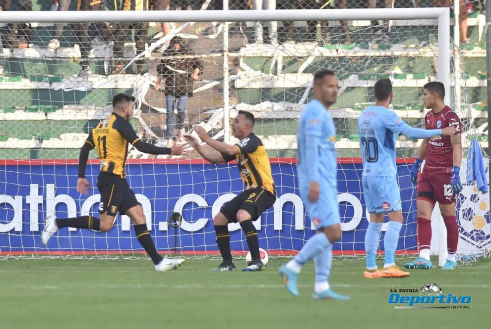 Torneo Clausura con The Strongest, Bolívar y Always Ready en la cima