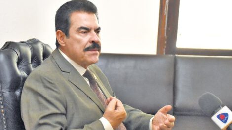 Juicio contra Manfred Reyes Villa por caso represa Quecoma