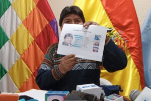 Evo Morales acusa a las Fuerzas Armadas de un plan negro en su contra