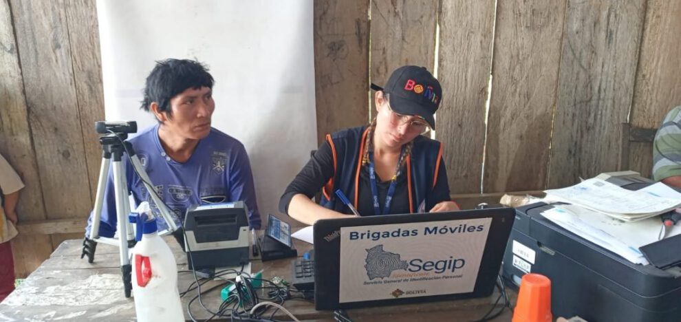 Carnetización de indígenas Tsiman en la comunidad Tsiman