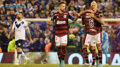 Celebran los jugadores del Flamengo tras clasificar a la final de Copa Libertadores