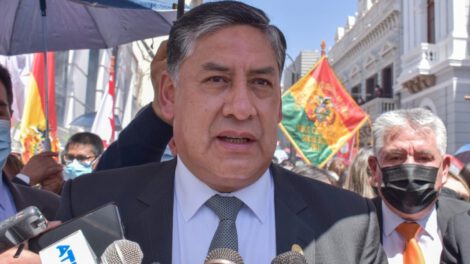 Destitución de fiscales por corrupción según Juan Lanchipa Ponce