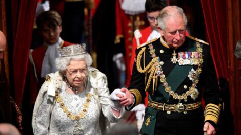 Carlos III proclamado rey de Inglaterra