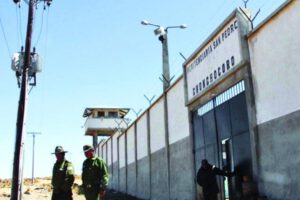 Traslado de reos por extorsión en Chonchocoro