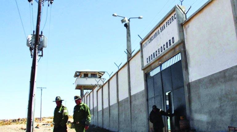 Traslado de reos por extorsión en Chonchocoro