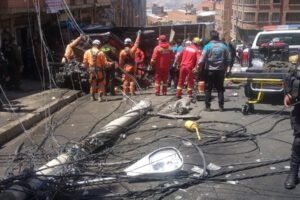 Accidente en La Paz, camión colisiona con vehículos