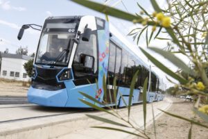Tren Metropolitano Cochabamba inaugurado por Luis Arce