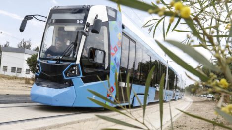 Tren Metropolitano Cochabamba inaugurado por Luis Arce