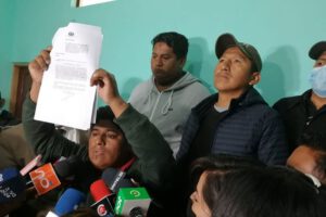 Cocaleros Los Yungas se manifiestan en Villa Fátima