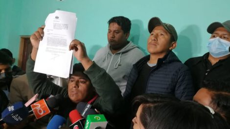 Cocaleros Los Yungas se manifiestan en Villa Fátima