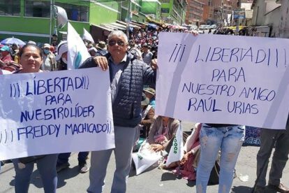 Adepcoca marcha exigiendo la liberación de sus dirigentes