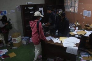 Universitarios de la UMSS en conflicto por desfalco económico