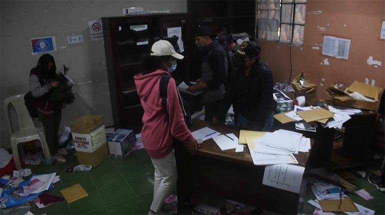 Universitarios de la UMSS en conflicto por desfalco económico
