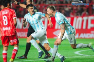 Cristian Menéndez anotó dos goles en el partido de Atlético Tucumán