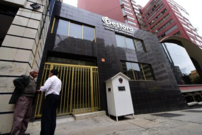 Mineros de Colquiri marchan en La Paz por el traspaso de sus aportes a la Gestora Pública