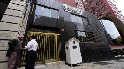 Mineros de Colquiri marchan en La Paz por el traspaso de sus aportes a la Gestora Pública