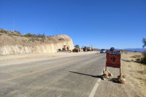 Construcción de la carretera Sucre-Yamparáez