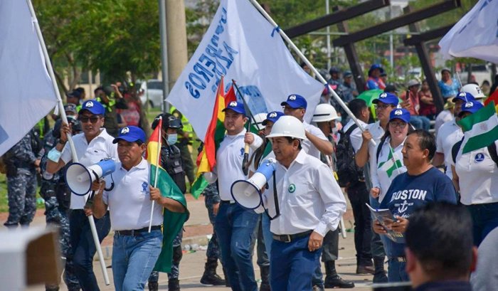 Cabildo del pueblo en Santa Cruz con Édgar Montaño