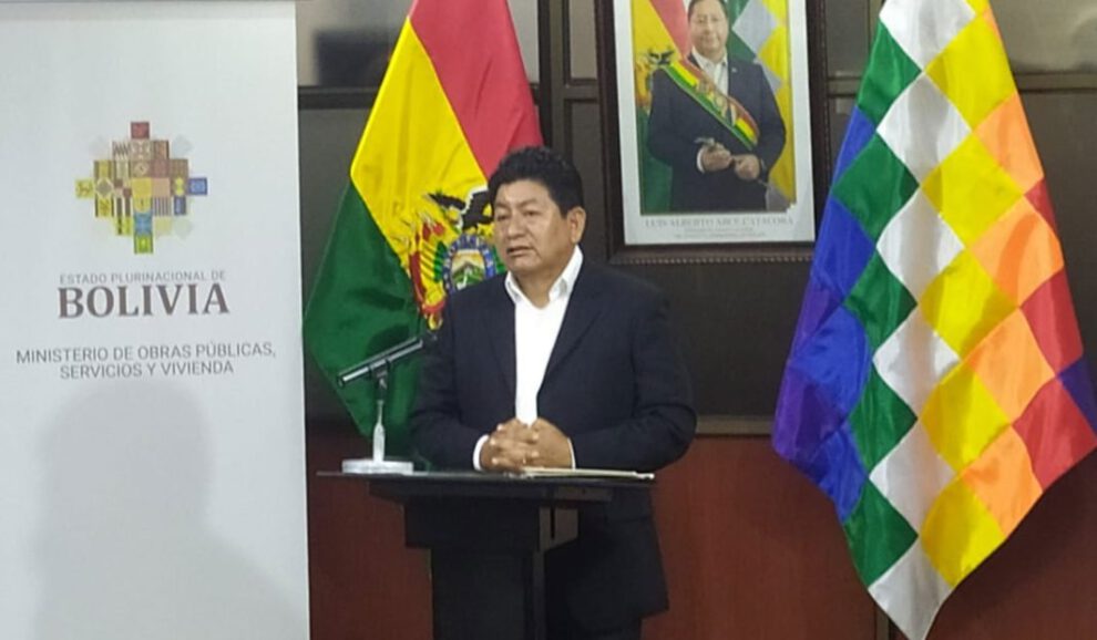 Caso coimas: Ministro Édgar Montaño niega que Nina haya huido del país