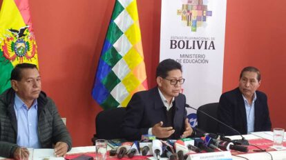 El ministro de Educación, Edgar Pary, en conferencia de prensa sobre el Bono Juancito Pinto