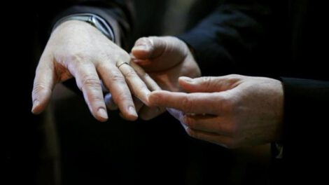 Matrimonio entre parejas del mismo sexo