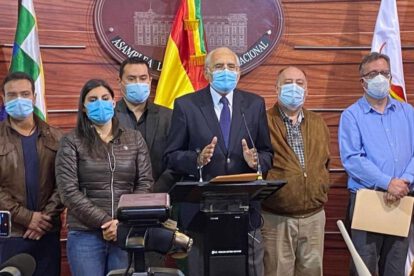 Investigación de licencias en CC liderada por Carlos Mesa