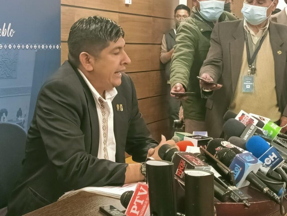 Aprehensión de Camacho en el cabildo cruceño