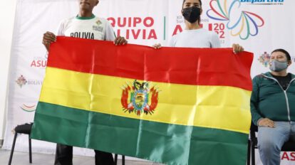Vidal Basco abanderado de la delegación boliviana para los Juegos Sudamericanos