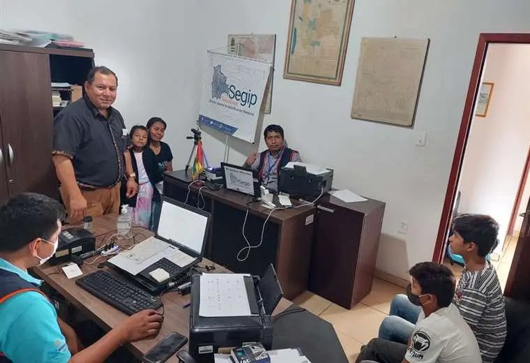 Cédula de identidad en Brasil para bolivianos residentes