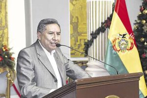 El Canciller Rogelio Mayta discute el fraude electoral 2019