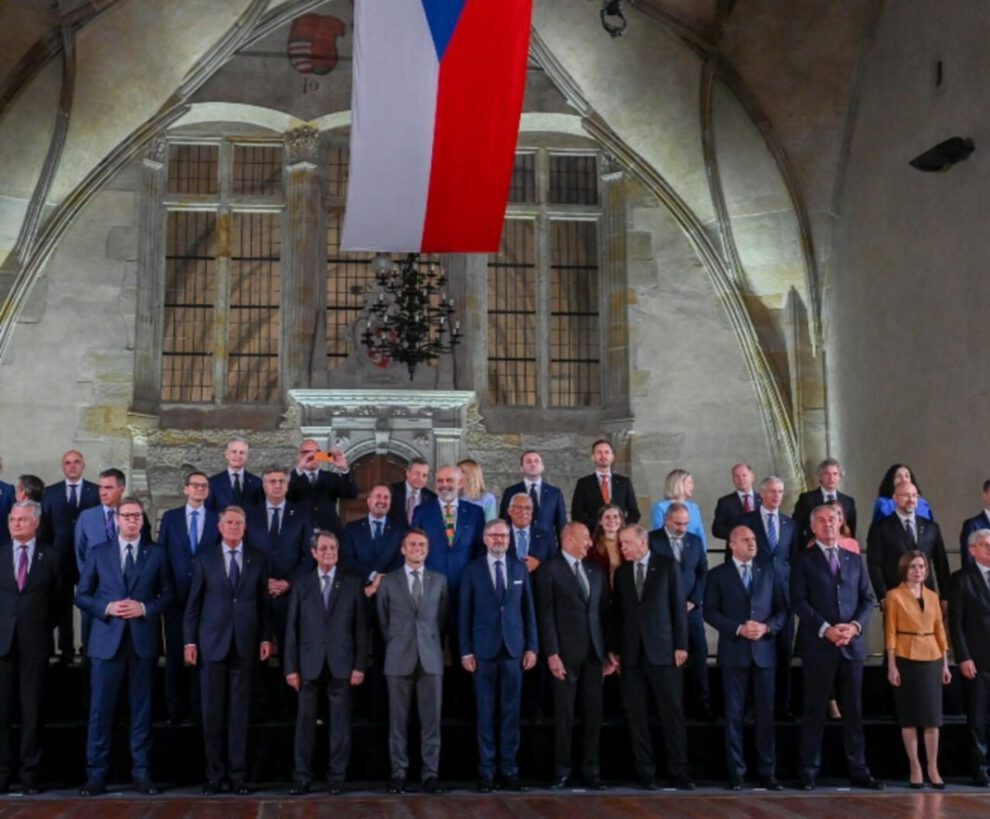 Frente unido contra Rusia en la cumbre europea en Praga