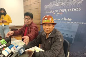Corrupción en Bolivia: Diputados del MAS defienden a quien grabó conversación de Molina
