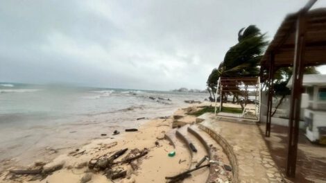 Huracán Julia impacta en Nicaragua tras golpear Colombia