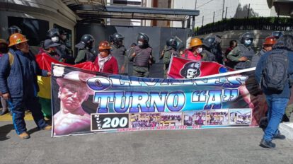 Mineros de Huanuni bloquean la sede de Gobierno