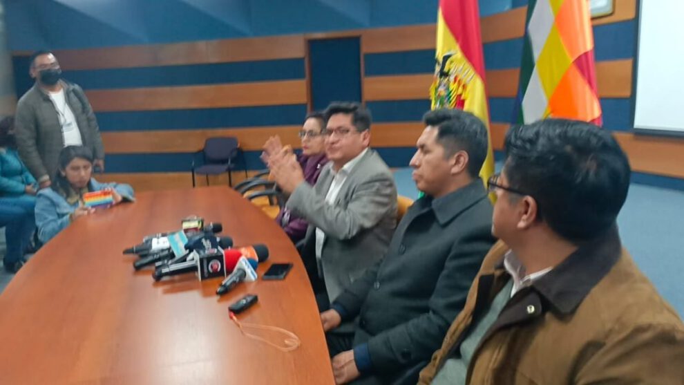 Diálogo mineros Huanuni con el ministro de Economía y Finanzas Públicas