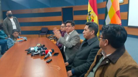Diálogo mineros Huanuni con el ministro de Economía y Finanzas Públicas