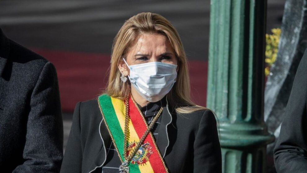 Caos jurídico tras fallo que desconoce la presidencia de Jeanine Áñez