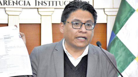 Iván Lima acusa a diputados del MAS por pedir cargos en el aparato estatal